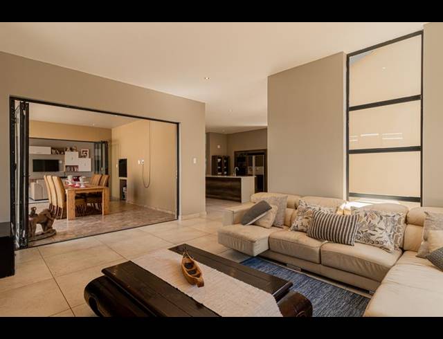 4 BEDROOM HOUSE FOR SALE IN COPPERLEAF ESTATE